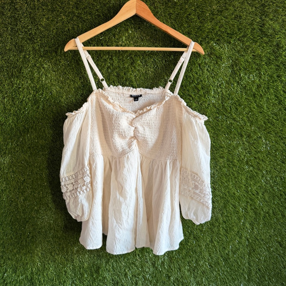 Torrid 2 Cold Shoulder 3/4 Sleeve Smocked Blouse - Picture 2 of 9